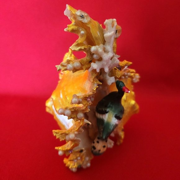 Bird Standing on Sea Shell Table Decor - Picture 3 of 12